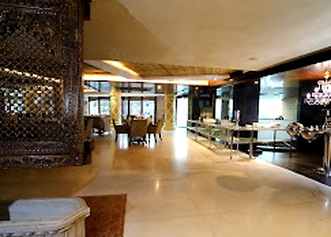 Peninsula Grand